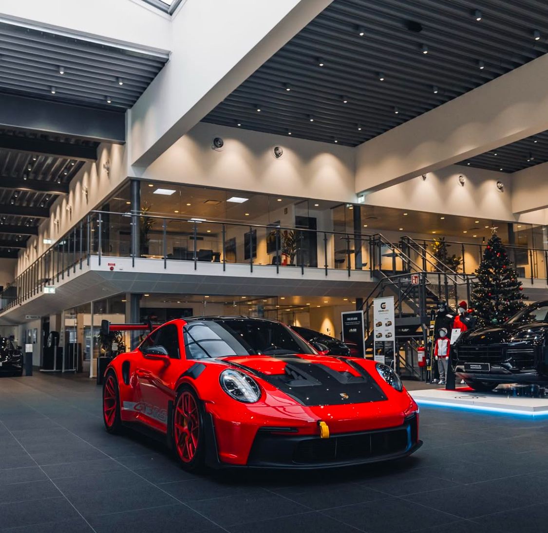 Porschecenter Jönköping.JPG