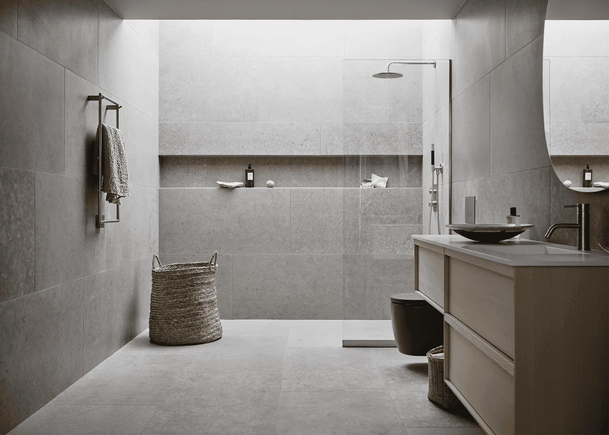 runo_light_grey_01_landscape_6f4e960d1a.png