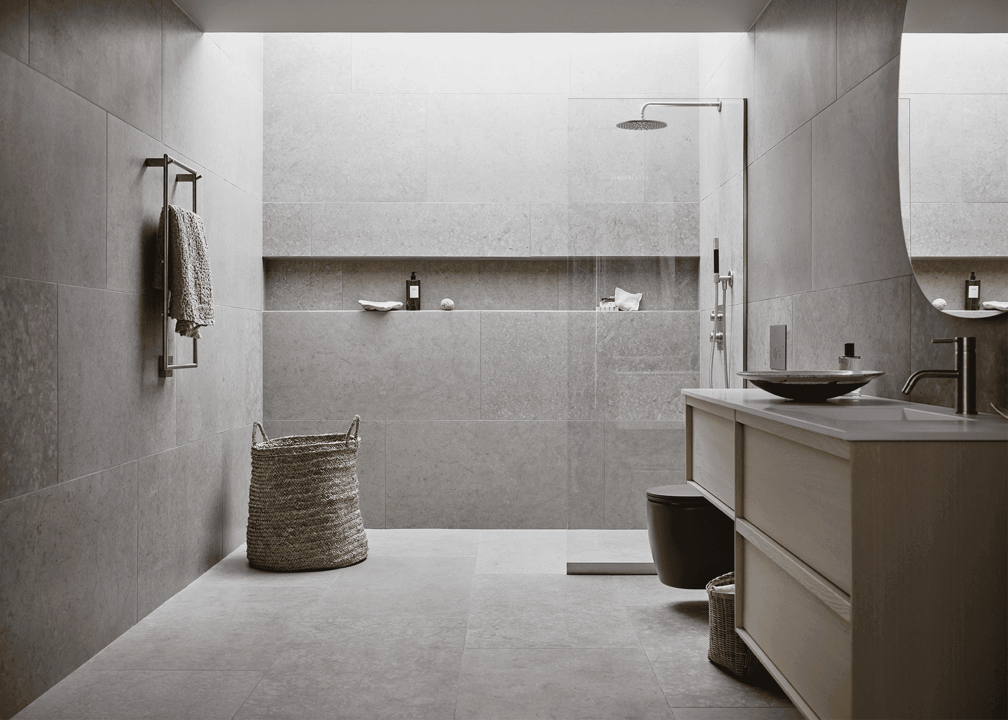 runo_light_grey_01_landscape_6f4e960d1a.png